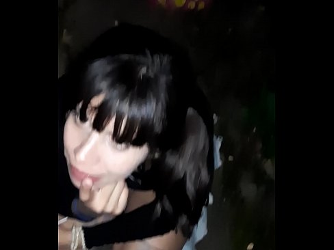 ❤️ सड़क पर कैंडी के बदले लिंग सूज गया ❌ गुणवत्ता सेक्स हम पर