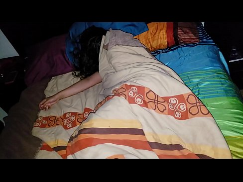 ❤️ सौतेला बेटा सोते समय अपनी युवा सौतेली माँ को डांटता है। ❌ गुणवत्ता सेक्स हम पर